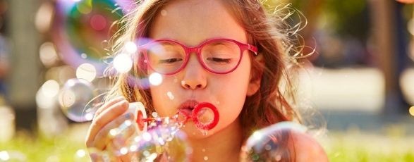 Come scegliere gli occhiali da vista per bambini: 3 dettagli da non sottovalutare